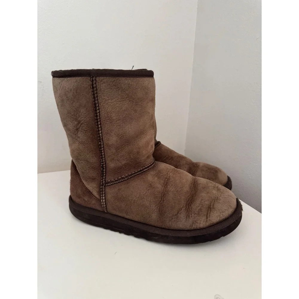 UGG Australia Classic Short 5825 Brown Sheepskin Boots Womens 8